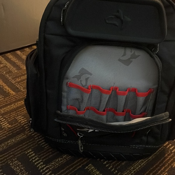 Husky backpack- 1/4 inch drive torque wrench, 12 V chargeable cordless ratchet - Picture 10 of 15